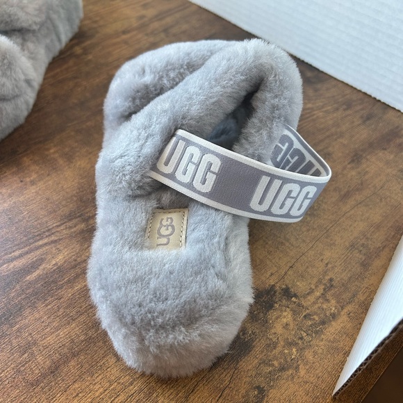 New UGG Fluff yeah slides in Grey - Picture 3 of 4